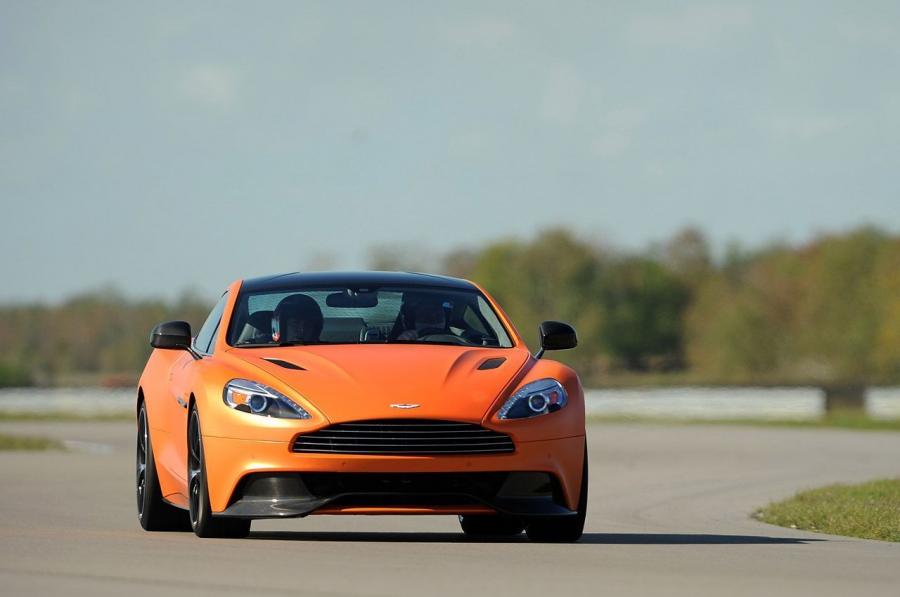  Aston Martin Vanquish 2012 года  (NA) (фото 105 из 182)